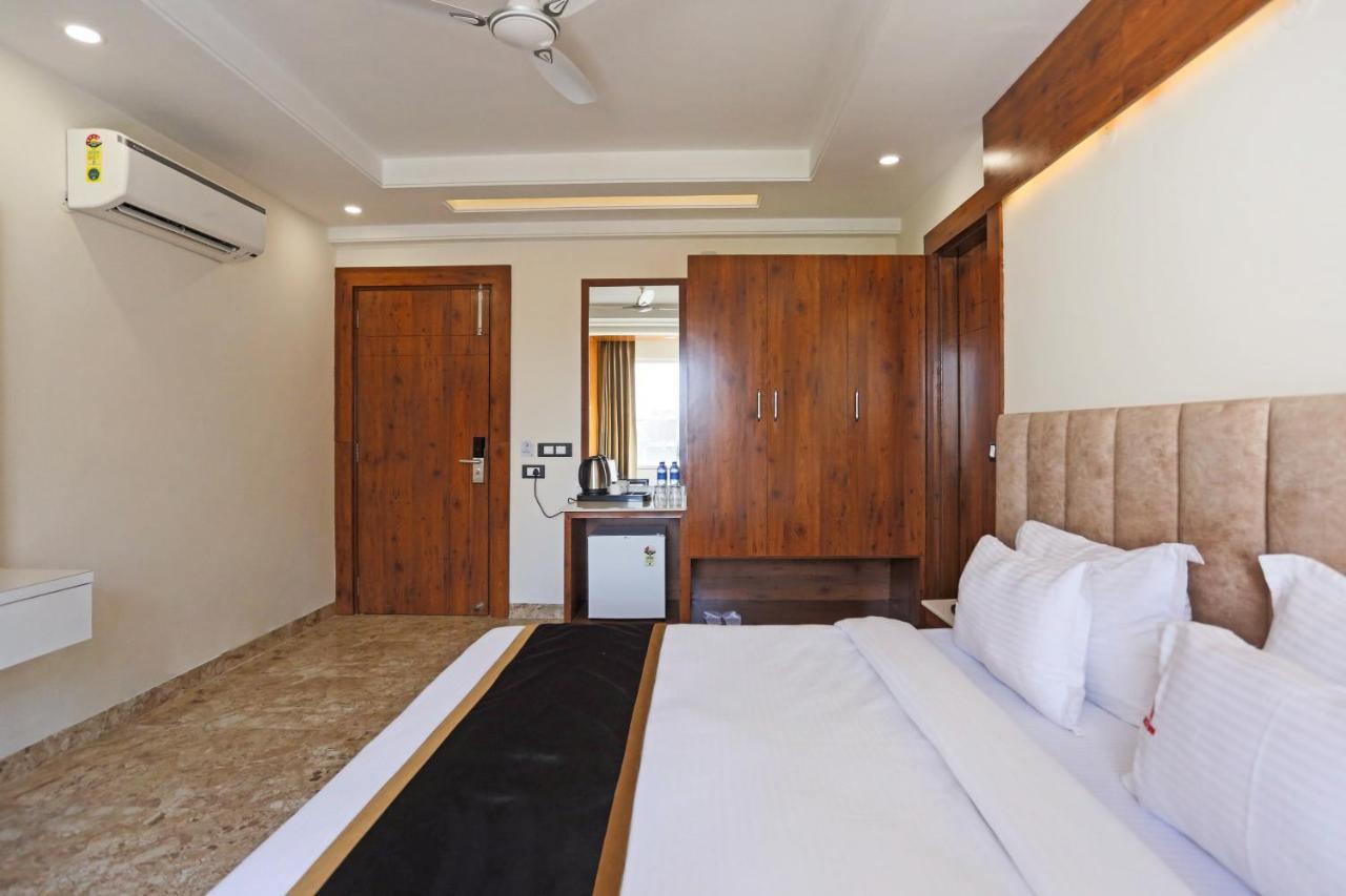 Hotel Deluxe Stay Inn - Near Delhi Airport 新德里 外观 照片