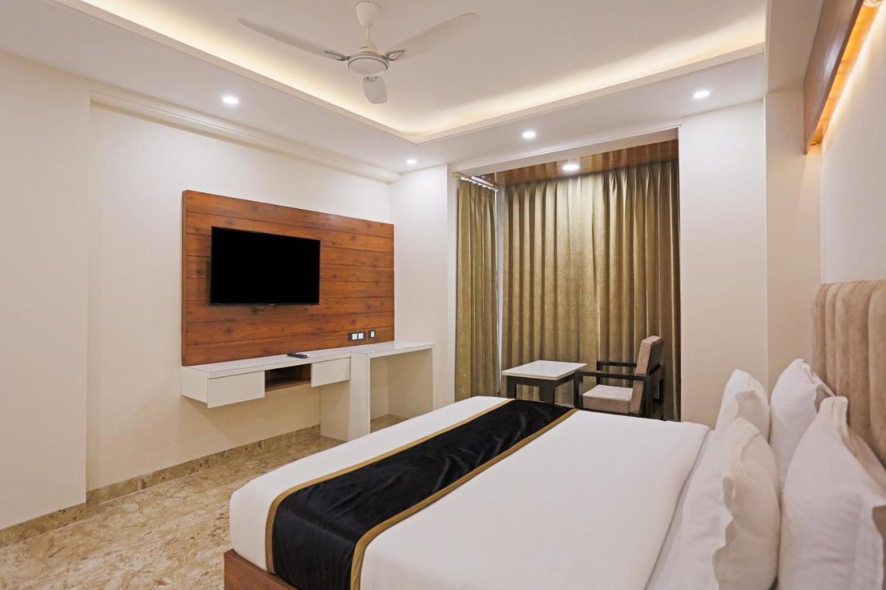 Hotel Deluxe Stay Inn - Near Delhi Airport 新德里 外观 照片