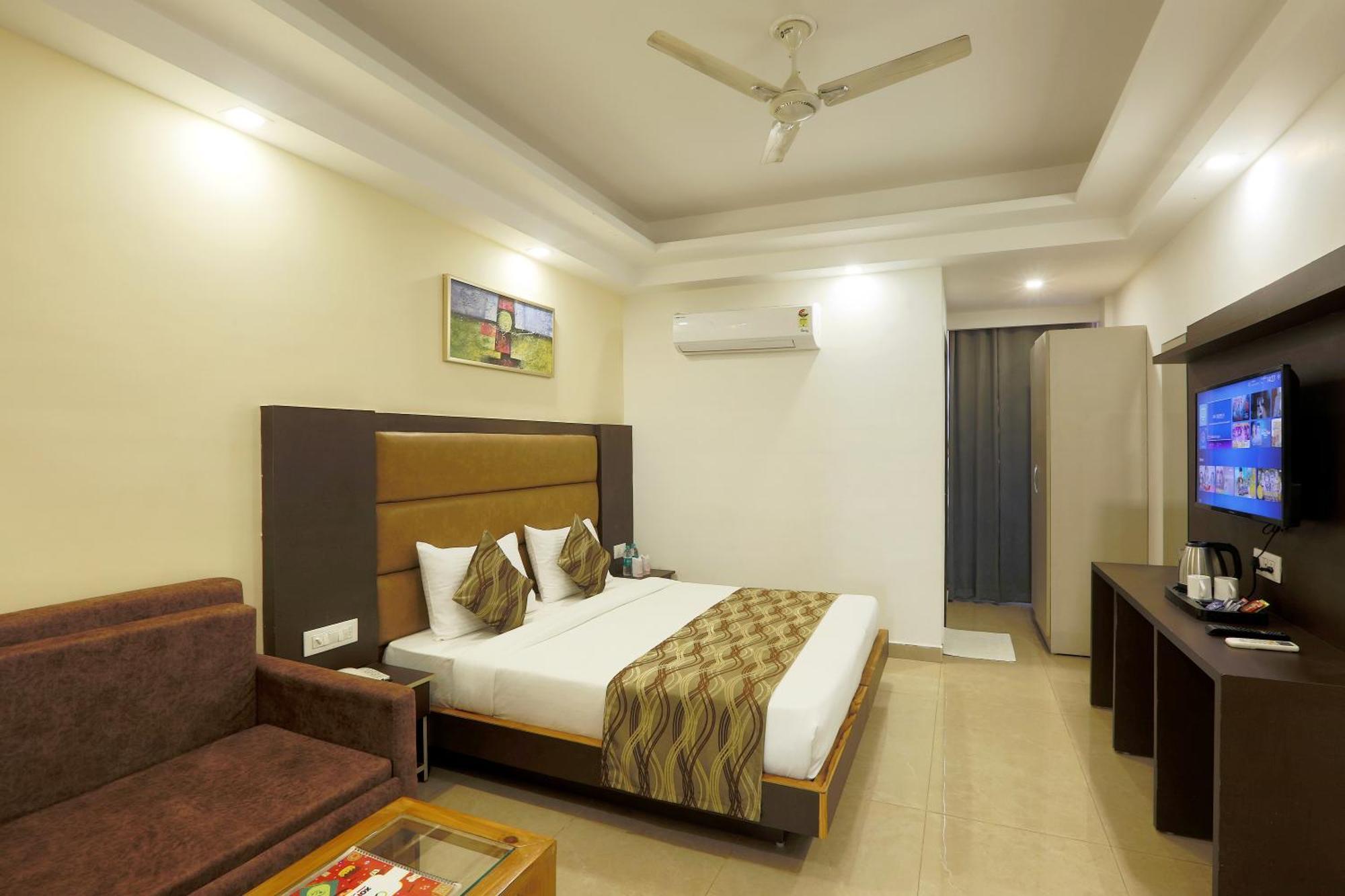 Hotel Deluxe Stay Inn - Near Delhi Airport 新德里 外观 照片