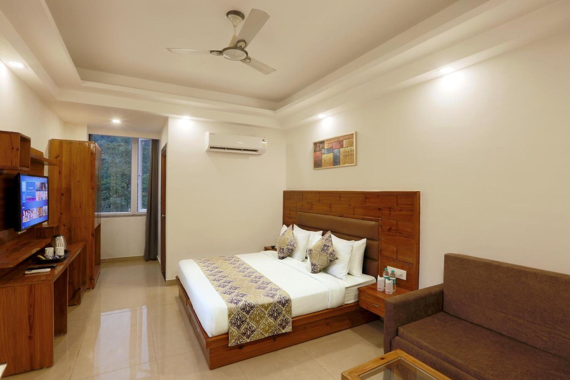 Hotel Deluxe Stay Inn - Near Delhi Airport 新德里 外观 照片