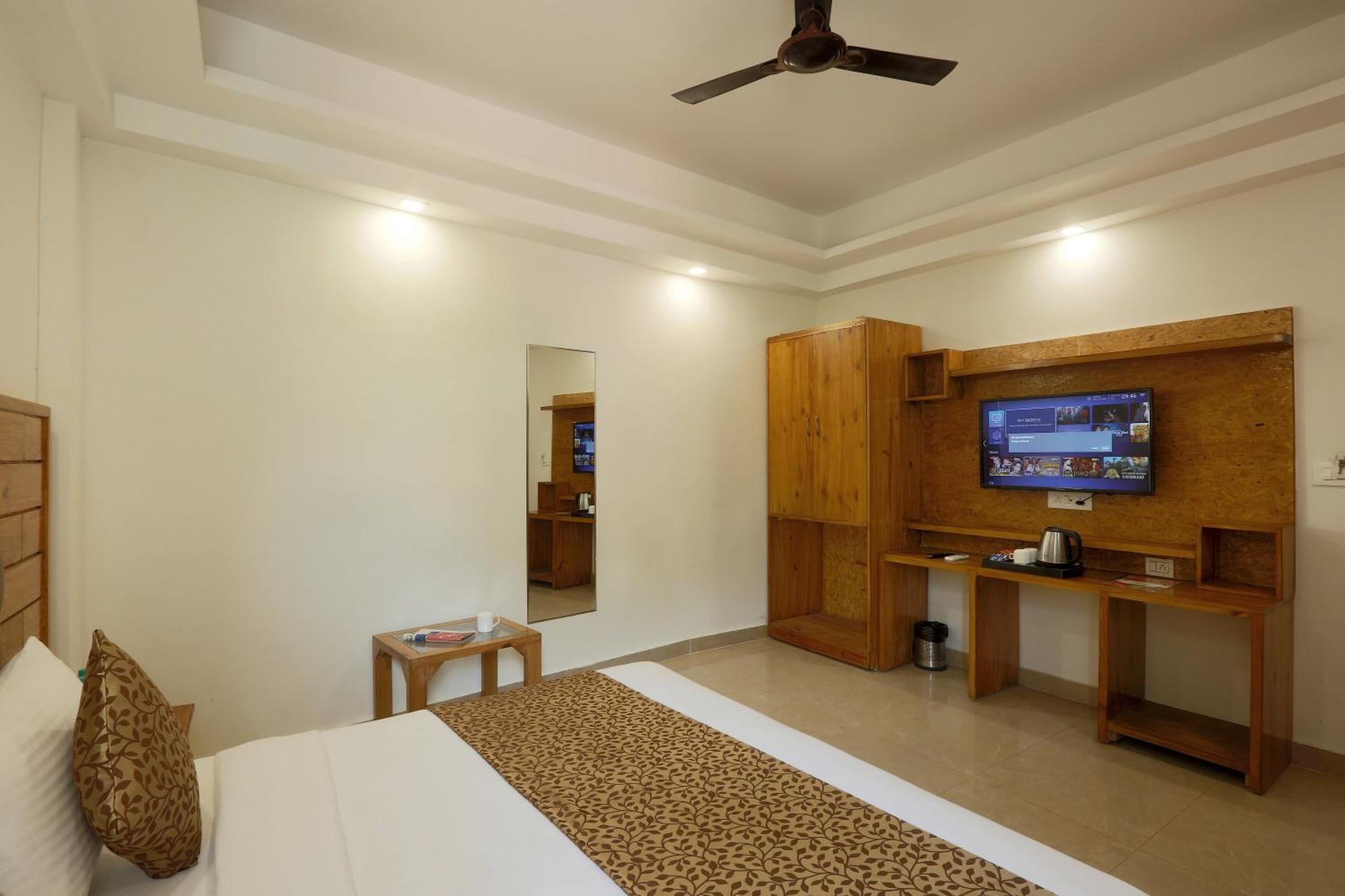 Hotel Deluxe Stay Inn - Near Delhi Airport 新德里 外观 照片
