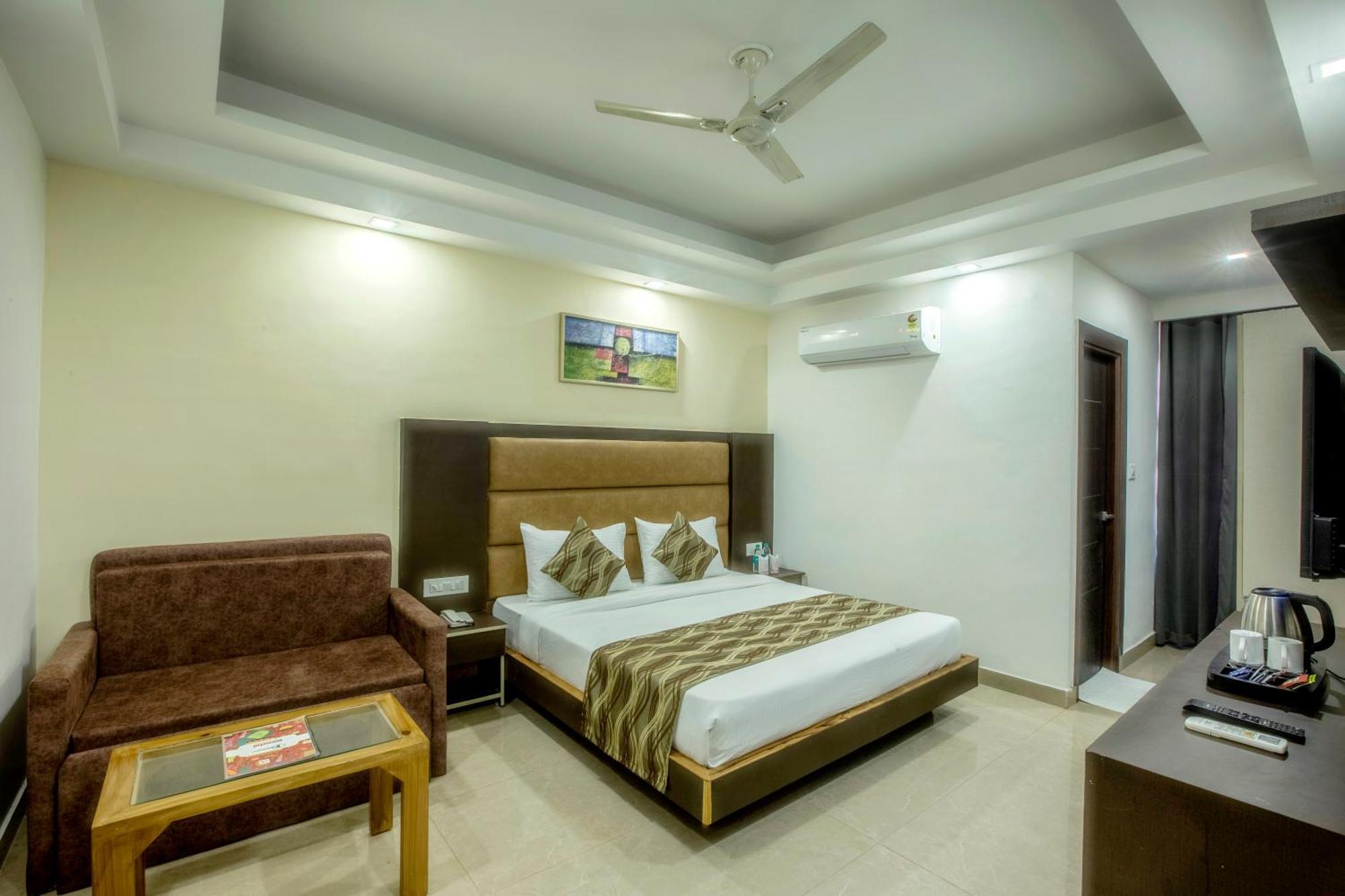 Hotel Deluxe Stay Inn - Near Delhi Airport 新德里 外观 照片