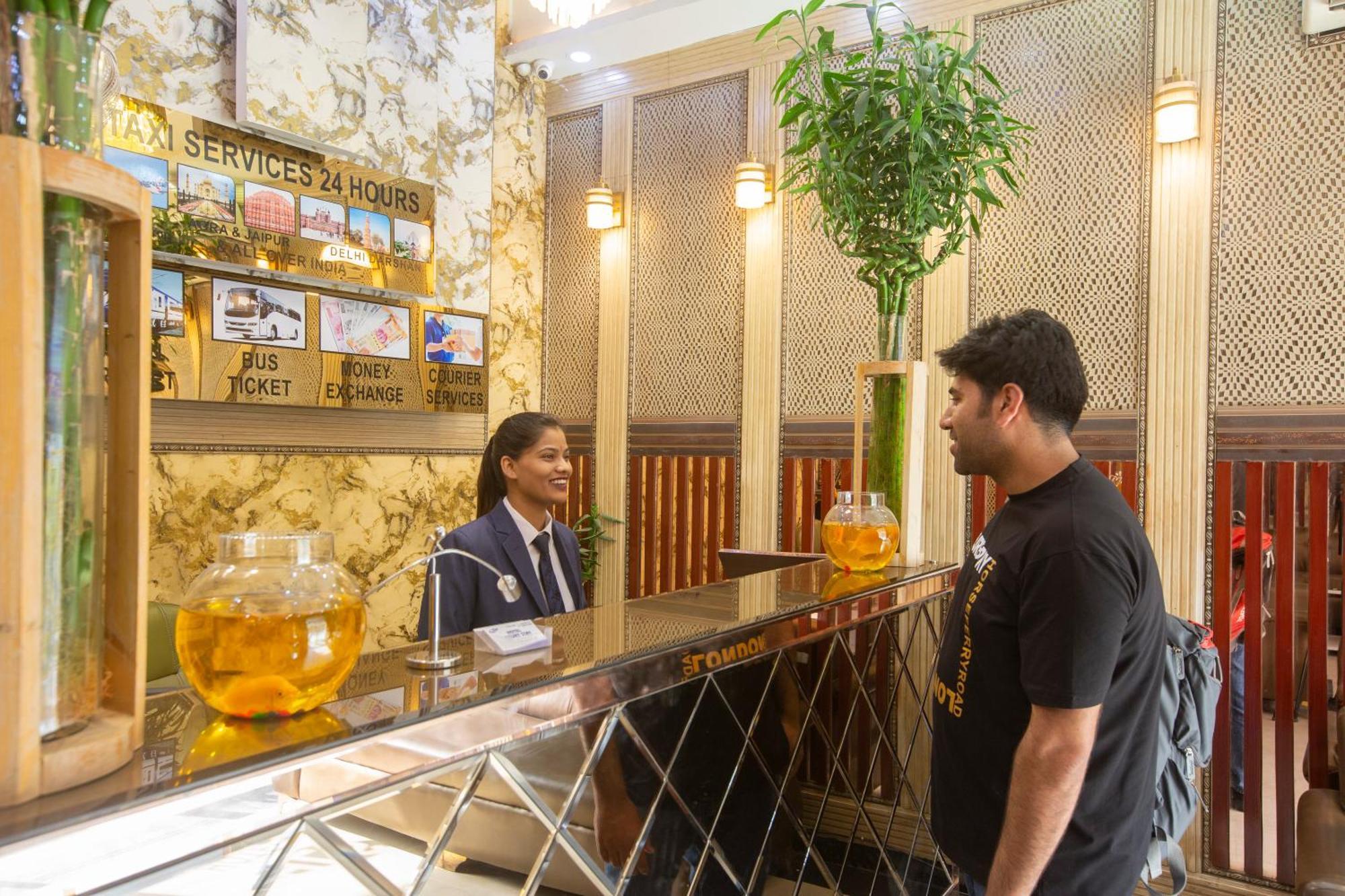 Hotel Deluxe Stay Inn - Near Delhi Airport 新德里 外观 照片