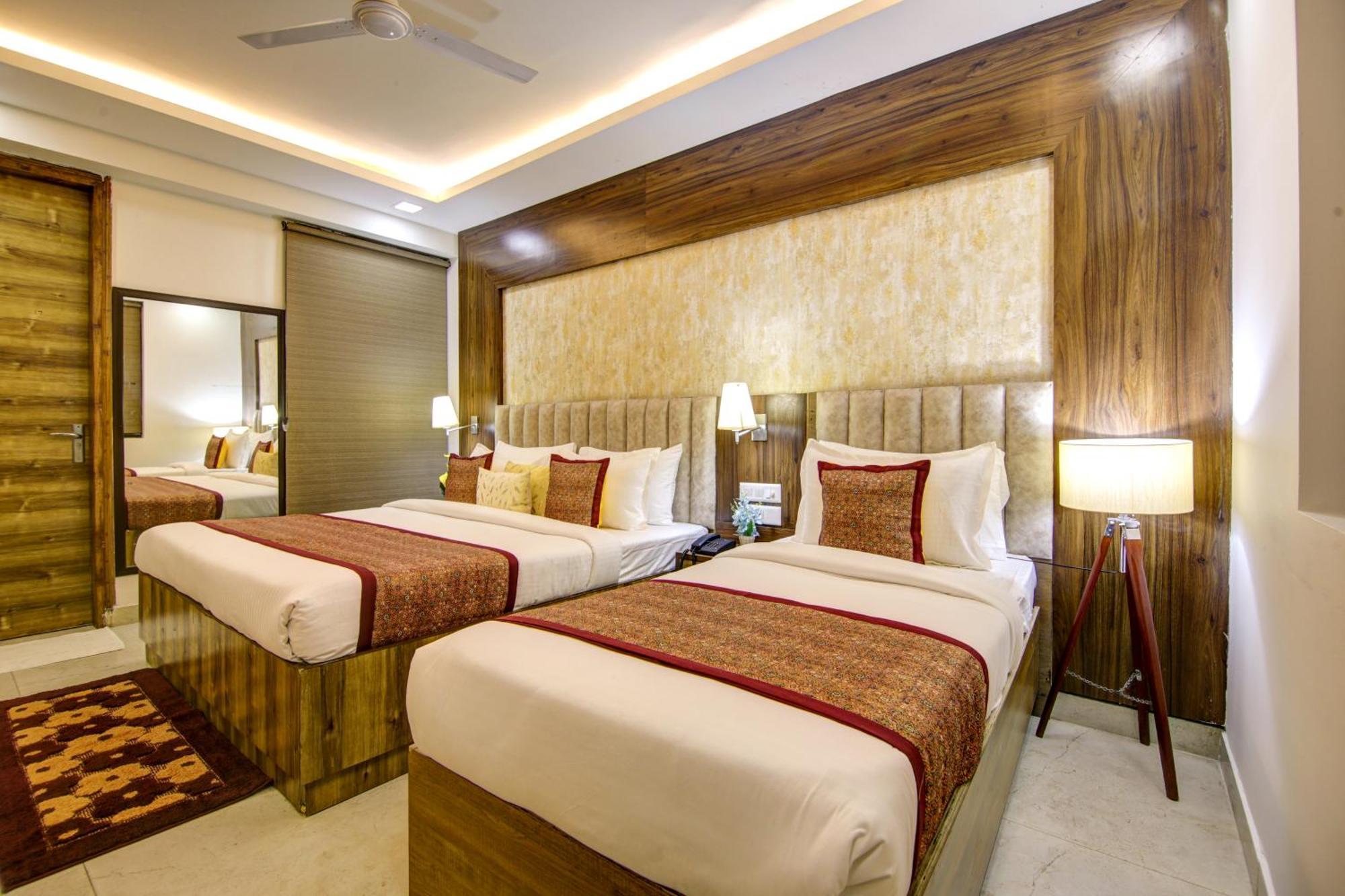 Hotel Deluxe Stay Inn - Near Delhi Airport 新德里 外观 照片