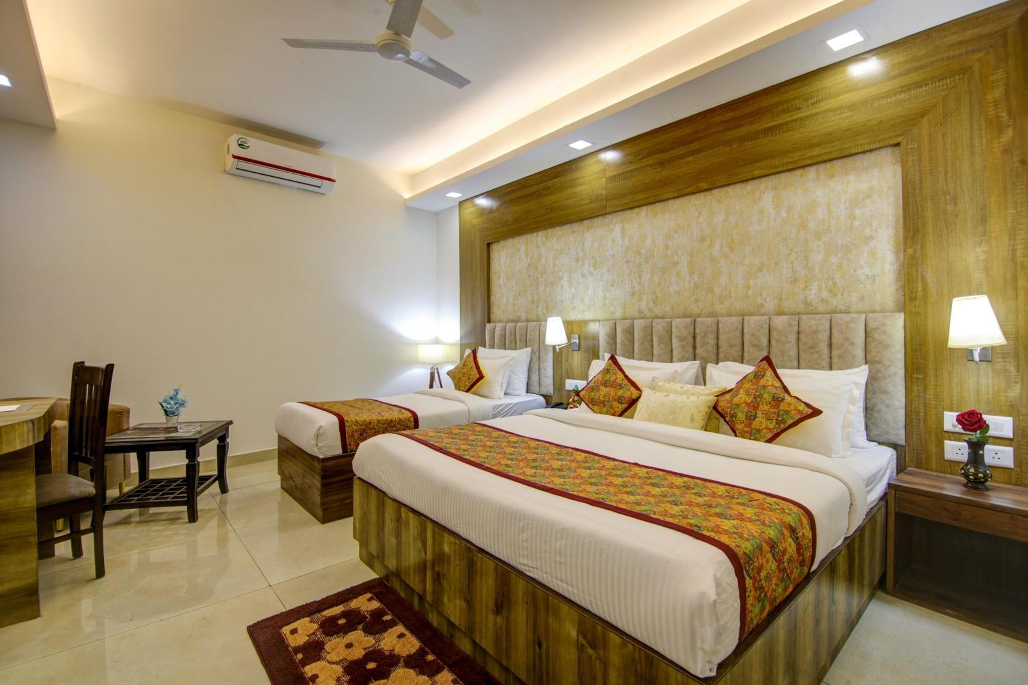 Hotel Deluxe Stay Inn - Near Delhi Airport 新德里 外观 照片