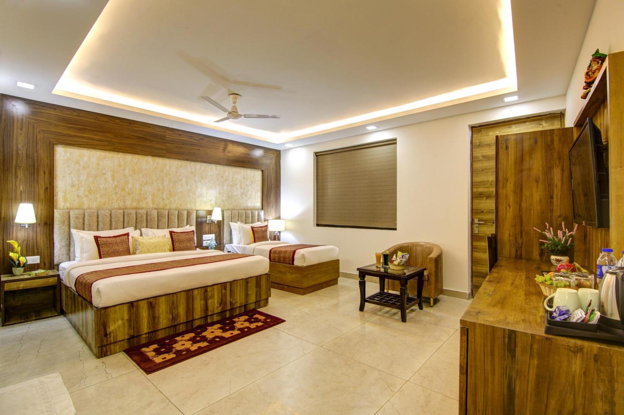 Hotel Deluxe Stay Inn - Near Delhi Airport 新德里 外观 照片